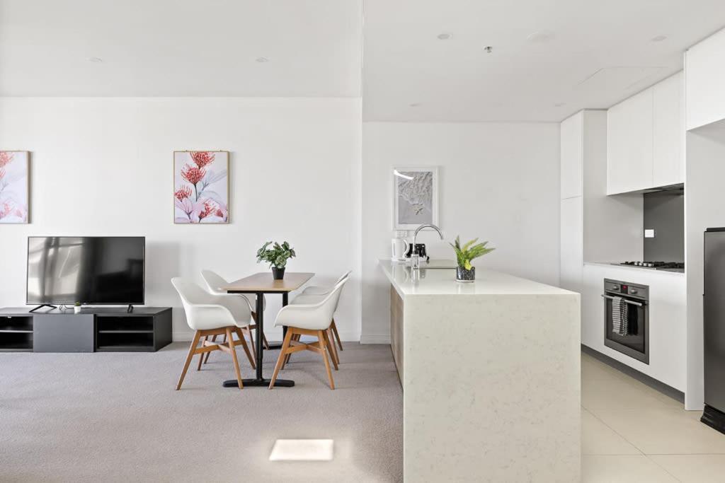 Kind Bed W Sofabed In Ryde - Fast Wifi Apartment